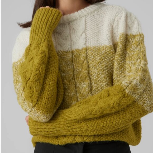 Vero Moda Sweaters - 🍞🧈 Vero Moda Daiquiri Cable Knit Colorblock Sweater Size Small